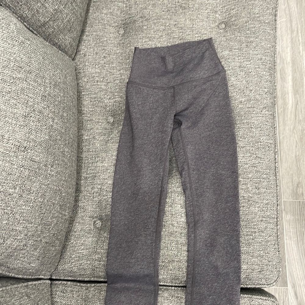 EUC Lululemon Wunder Under Leggings (2 Tall)